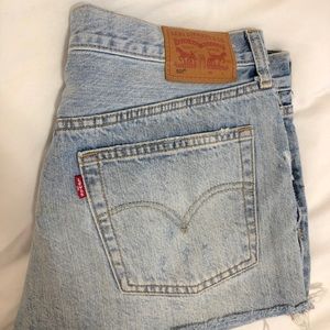 Levis cut off jean shorts light wash